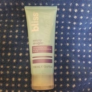 Bliss Micro Magic- Microdermabrasion Scrub